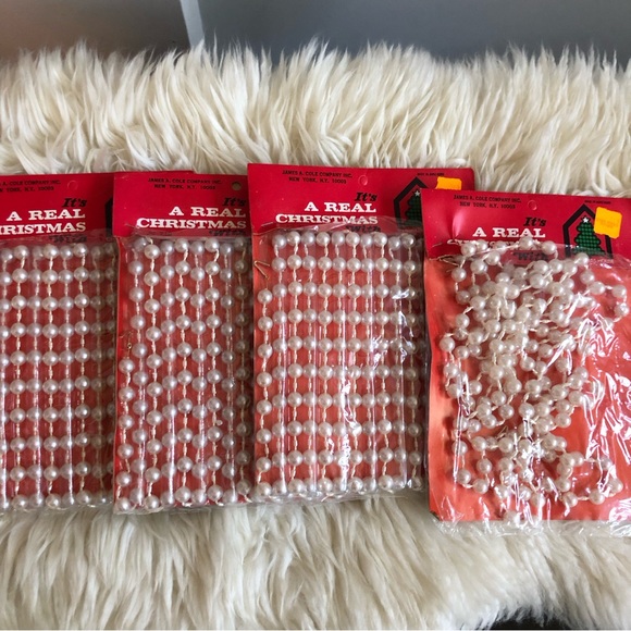 (4) VTG Pack of Faux Pearl Garlands